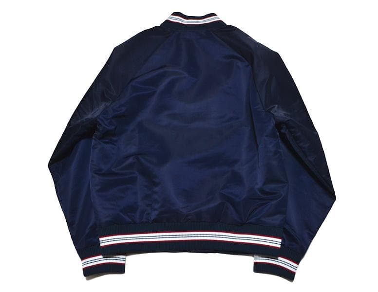 【新品】超特価   トミーヒルフィガー スタジャン M