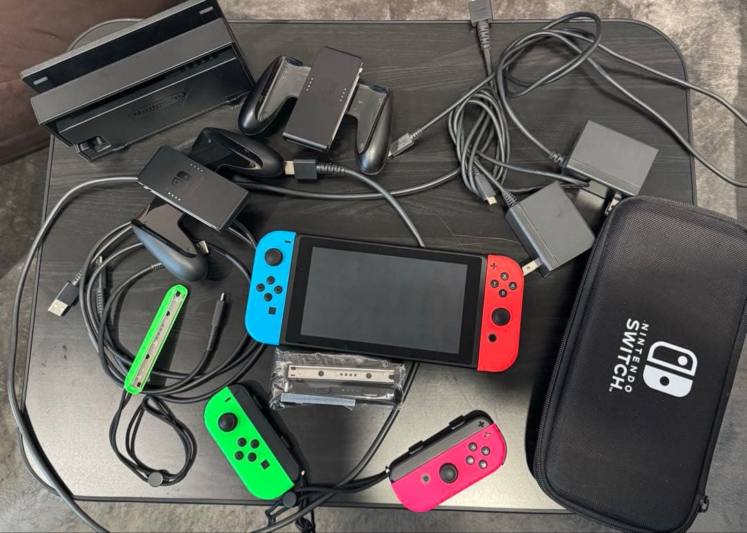 Nintendo switch本体 + Joy-Con + ケースセット