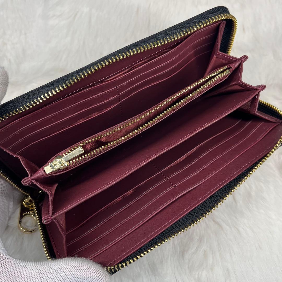 【新品未使用】COACH イチゴ柄長財布 黒 ゴールドファスナー