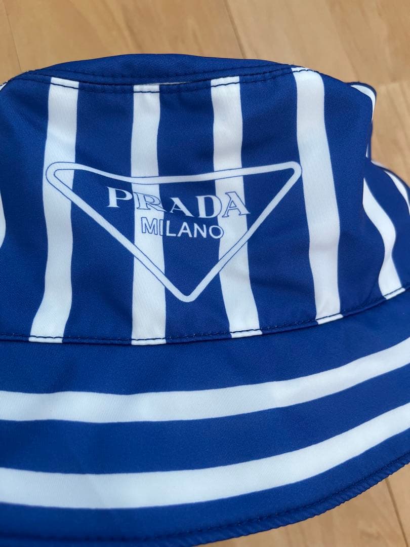 PRADA バケットハット【未使用】