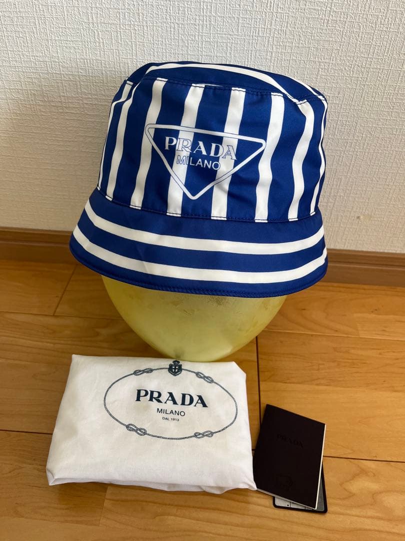 PRADA バケットハット【未使用】