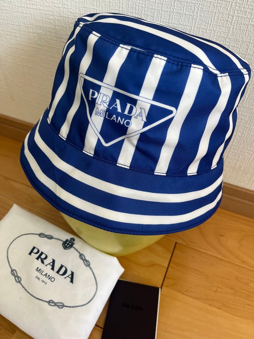 PRADA バケットハット【未使用】