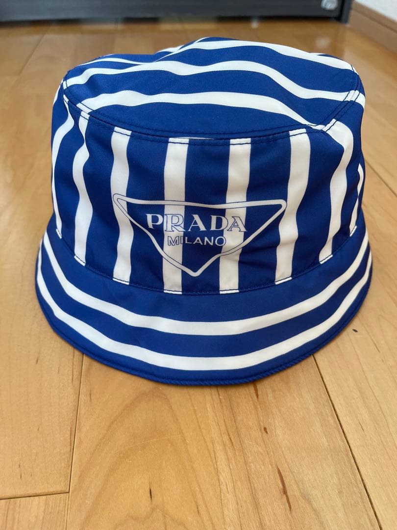 PRADA バケットハット【未使用】