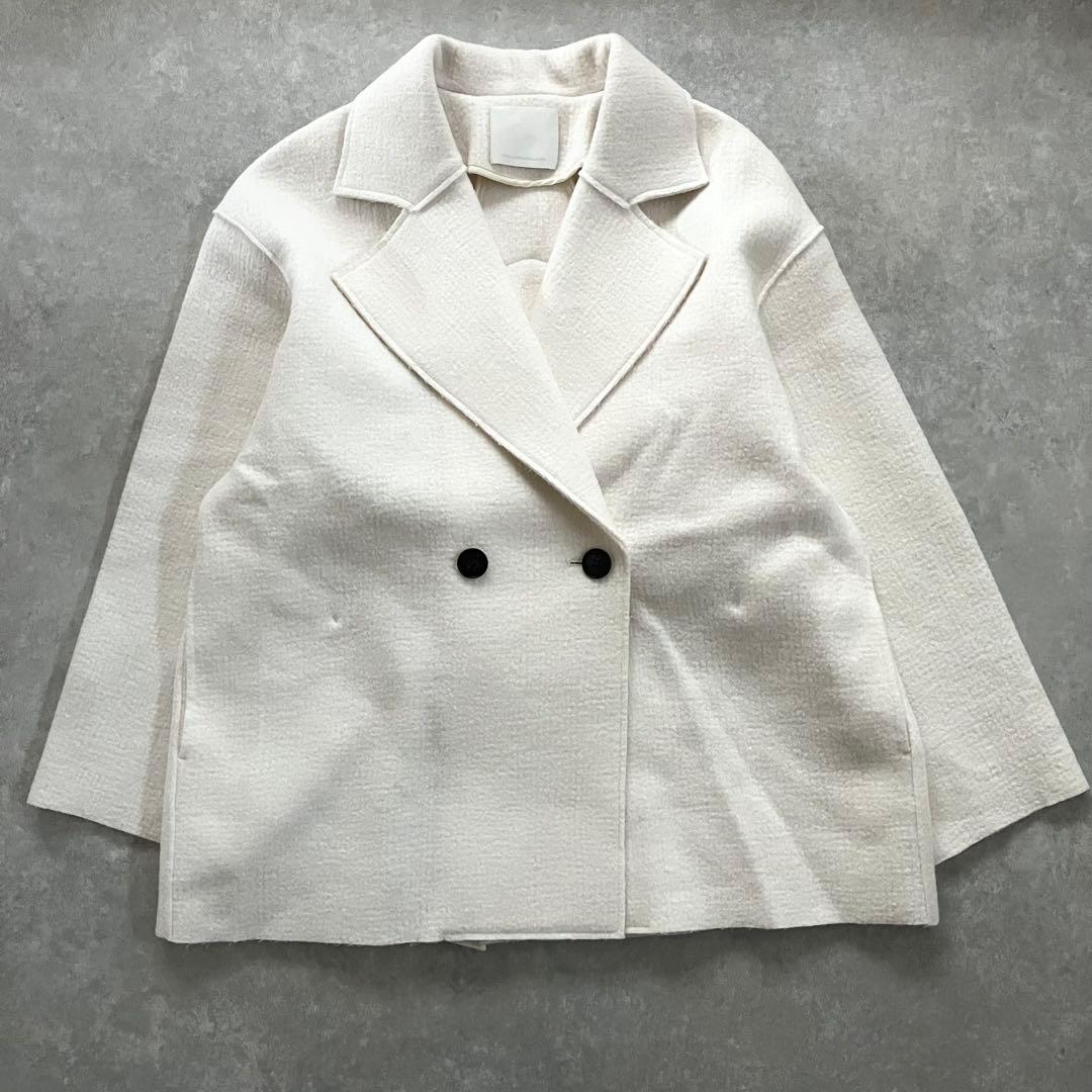 美品 ガリャルダガランテ ブークレーショートコート ウール アイボリー