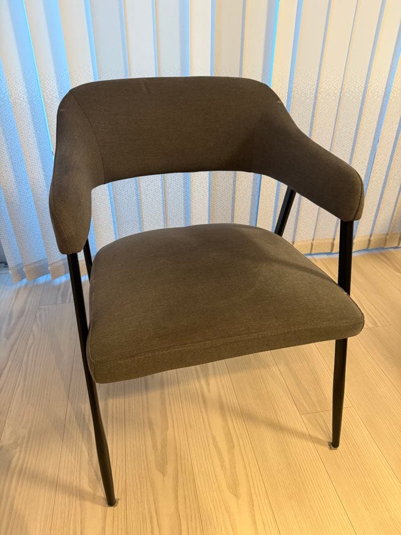 ニトリ　肘付きダイニングチェア(イジー2 GY)