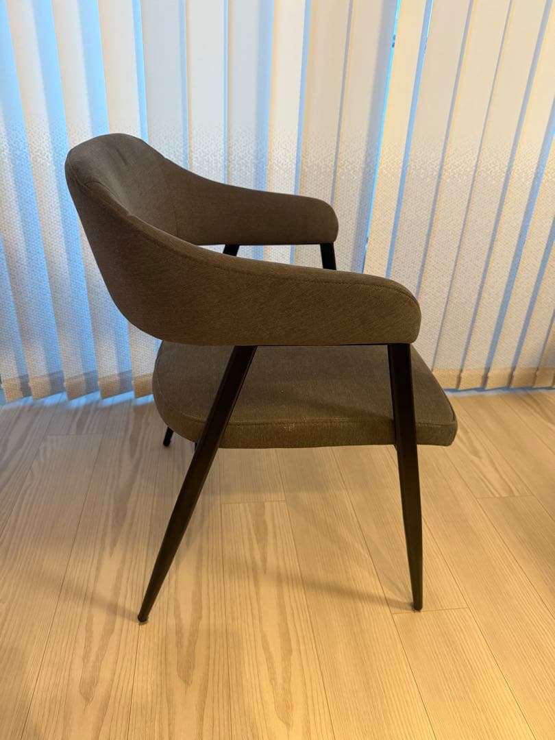 ニトリ　肘付きダイニングチェア(イジー2 GY)