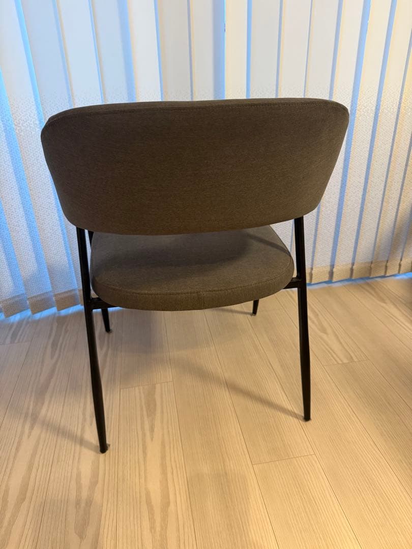 ニトリ　肘付きダイニングチェア(イジー2 GY)