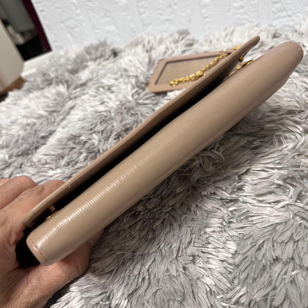 美品✨PRADA 長財布　バイカラー　メタルロゴ　カードケース　ヌードベージュ