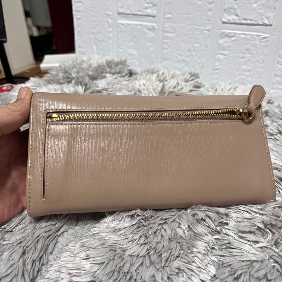 美品✨PRADA 長財布　バイカラー　メタルロゴ　カードケース　ヌードベージュ