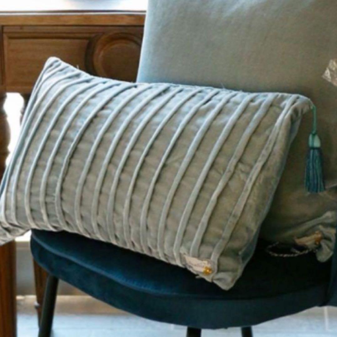 ブランドジュリエ　ベアトリスラヴェル　シルクベロアクッション　ウレス