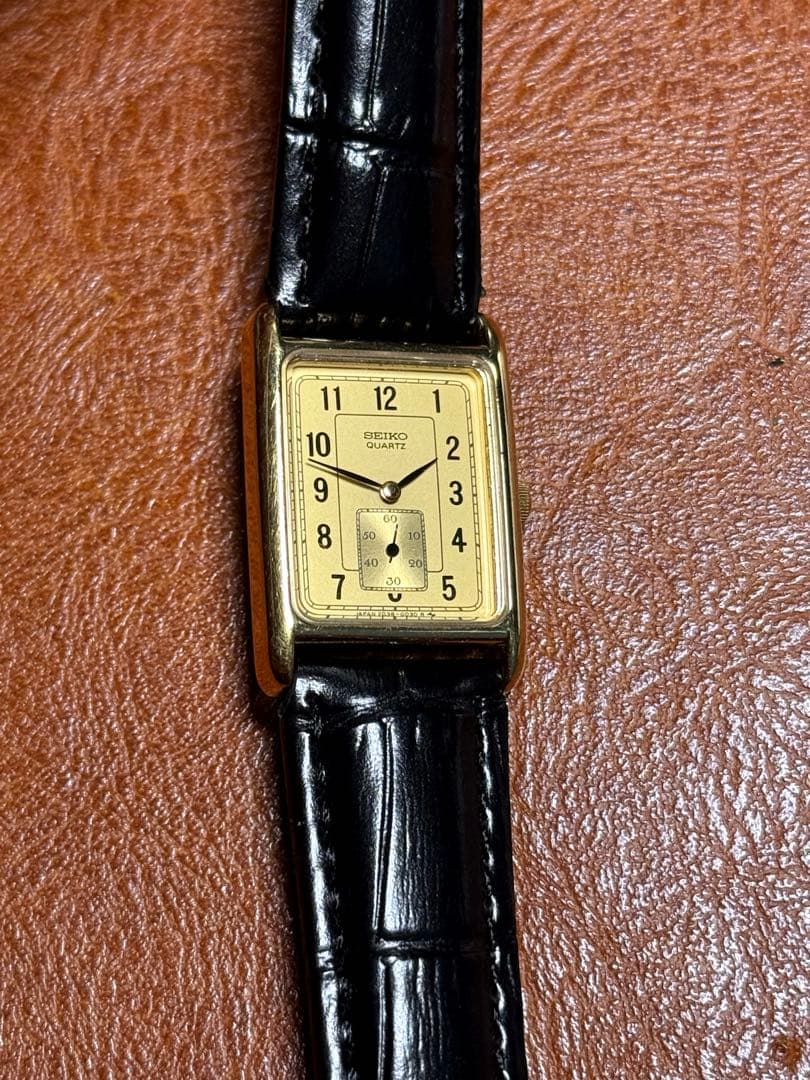 A110 伝説級 希少 稼働品SEIKO スクエア型　90年代ヴィンテージ