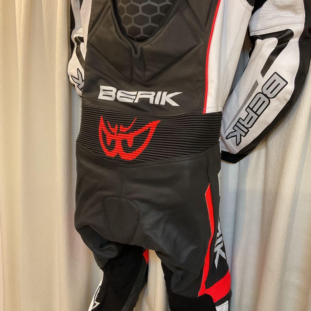 【未使用】BERIKベリックレーシングスーツ52サイズW.R.B