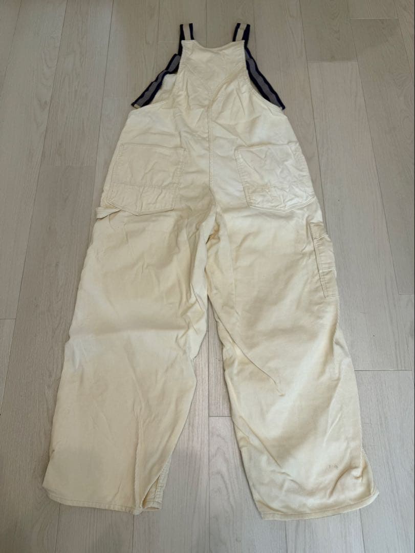 手描きイラスト付きクリーム色サロペット