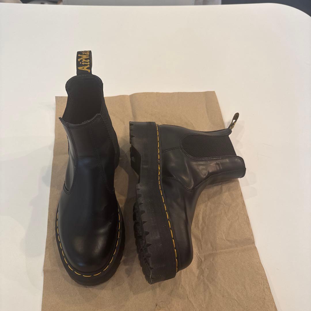 ドクターマーチン　サイドゴアブーツ 黒 レザー イエローステッチ