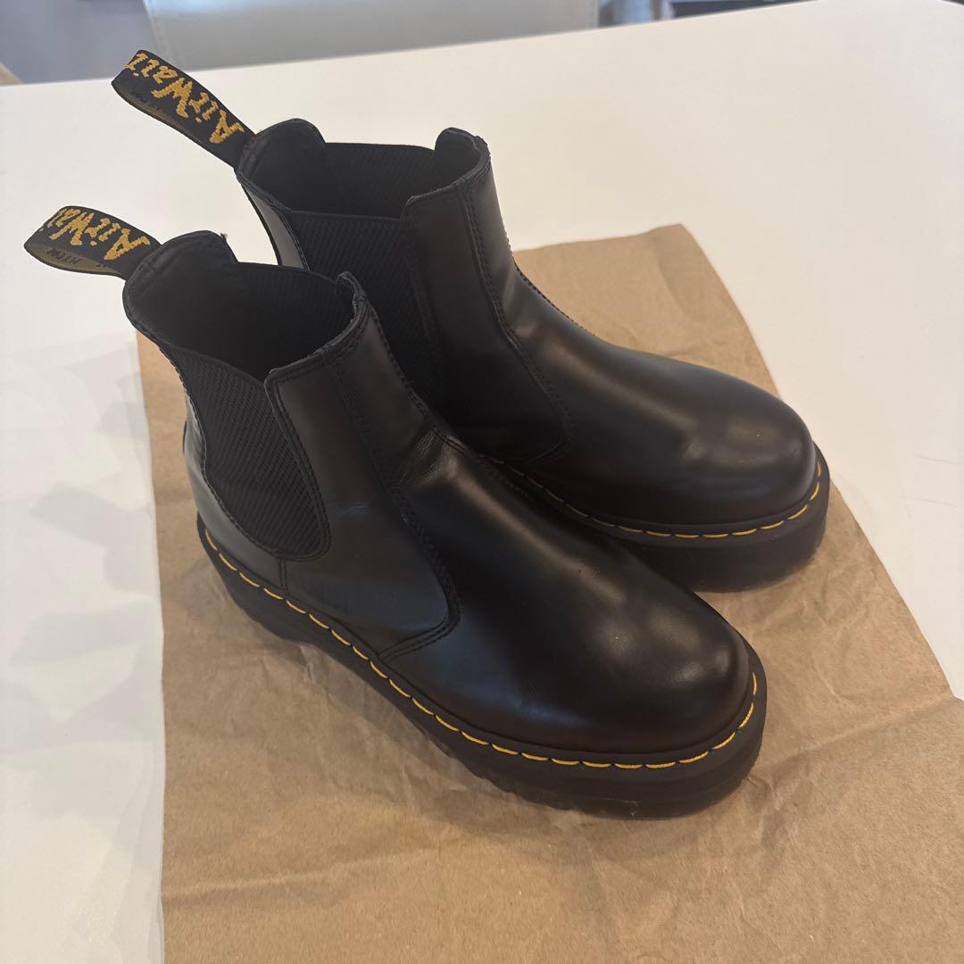 ドクターマーチン　サイドゴアブーツ 黒 レザー イエローステッチ