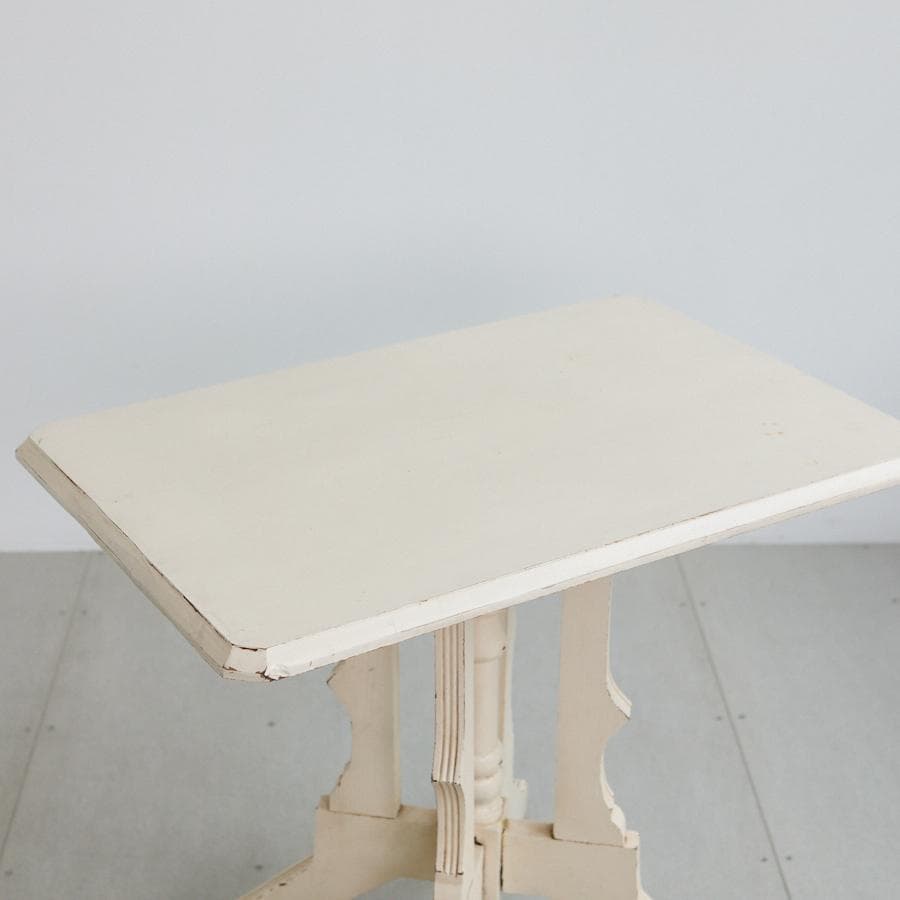 アンティーク調　テーブル　サイドテーブル　アイボリー　白　木製　ヨーロッパ調