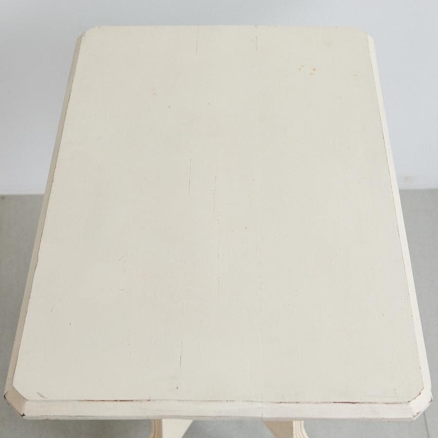 アンティーク調　テーブル　サイドテーブル　アイボリー　白　木製　ヨーロッパ調