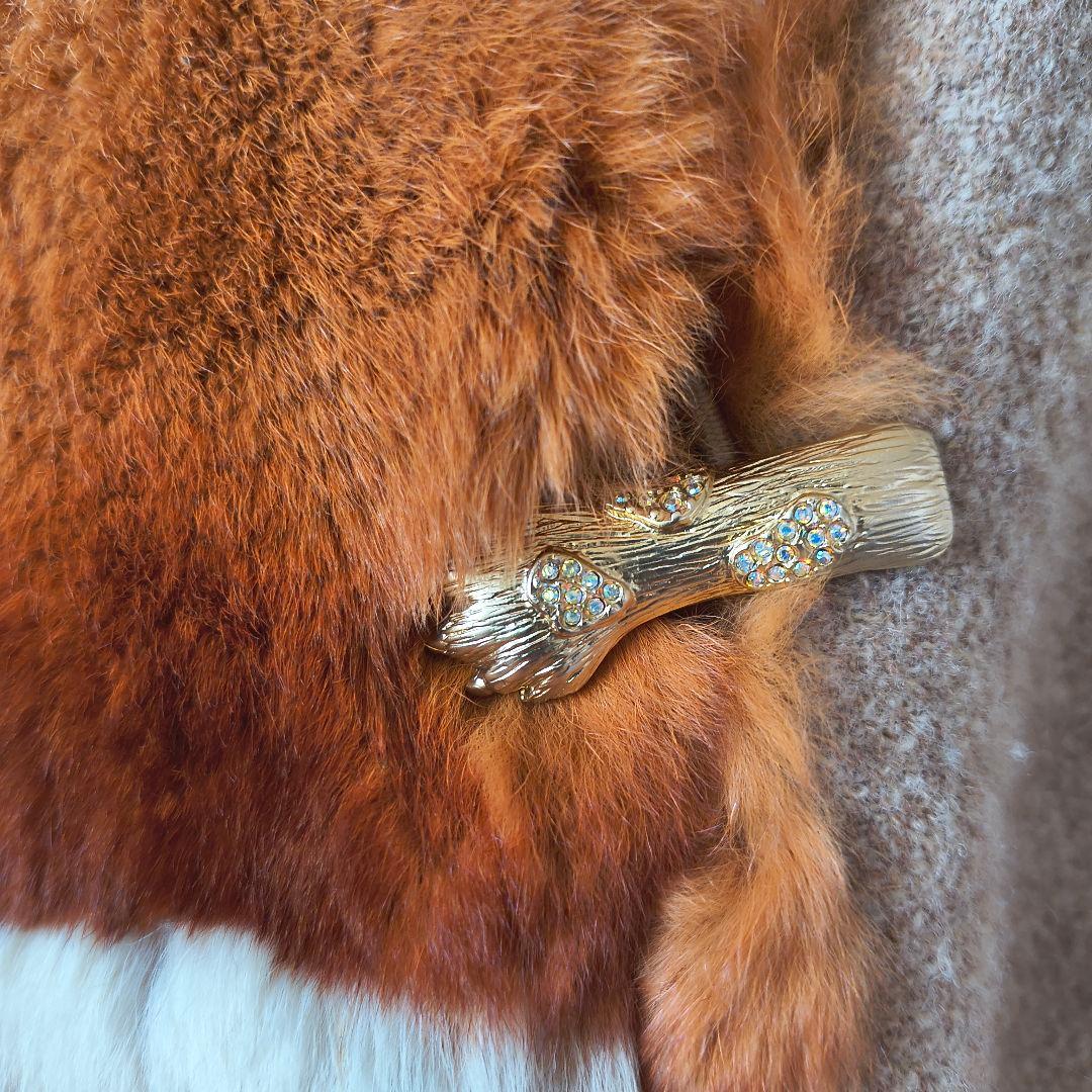 伊太利屋 ベージュとオレンジ ファーつきコート 11号 金ボタン