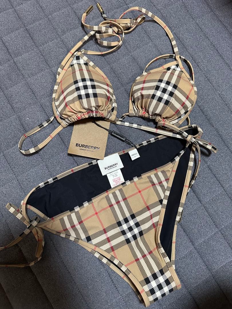 BURBERRY バーバリー タグ付き ビキニ 水着♡