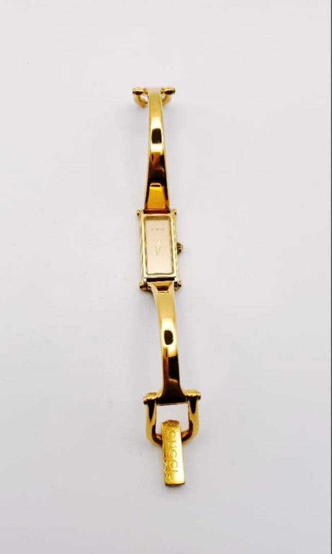 GUCCI 1500L ゴールド バングルタイプ腕時計 レディース