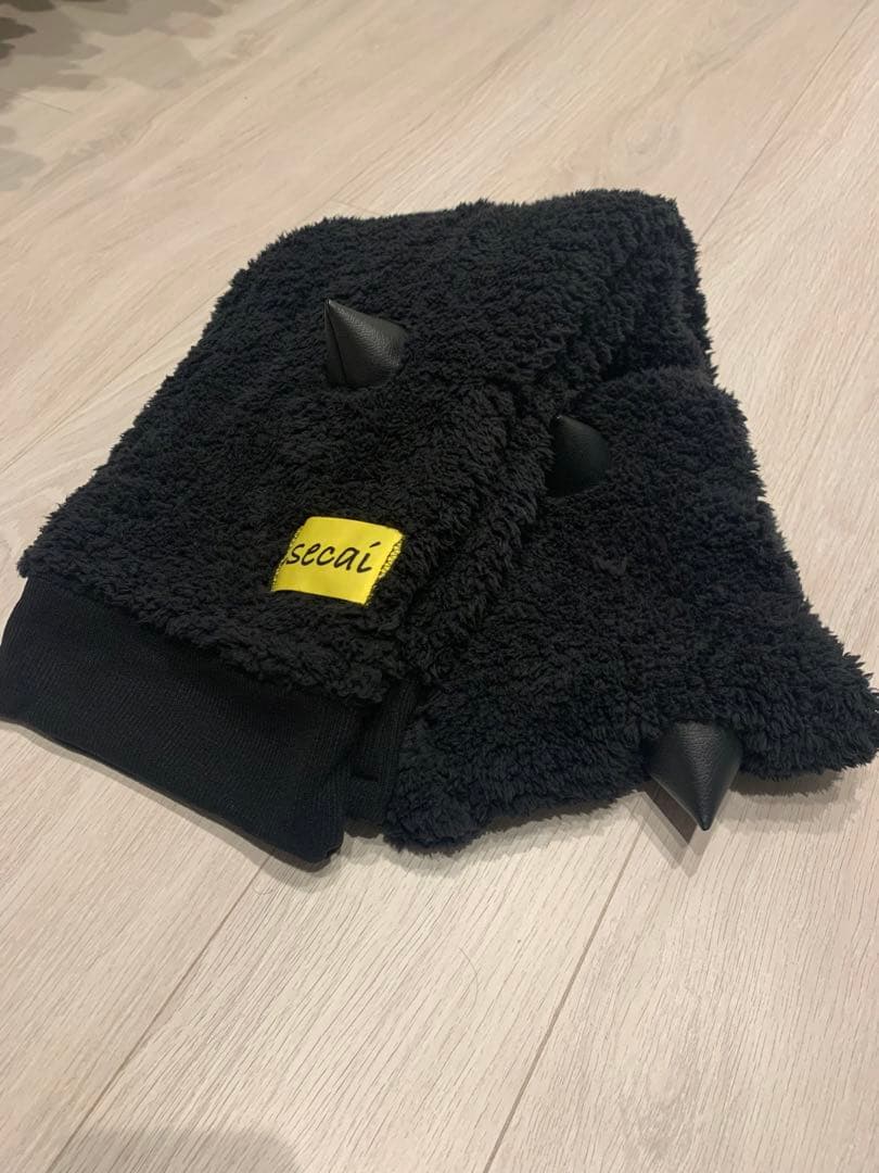 isecai 棘マフラー black