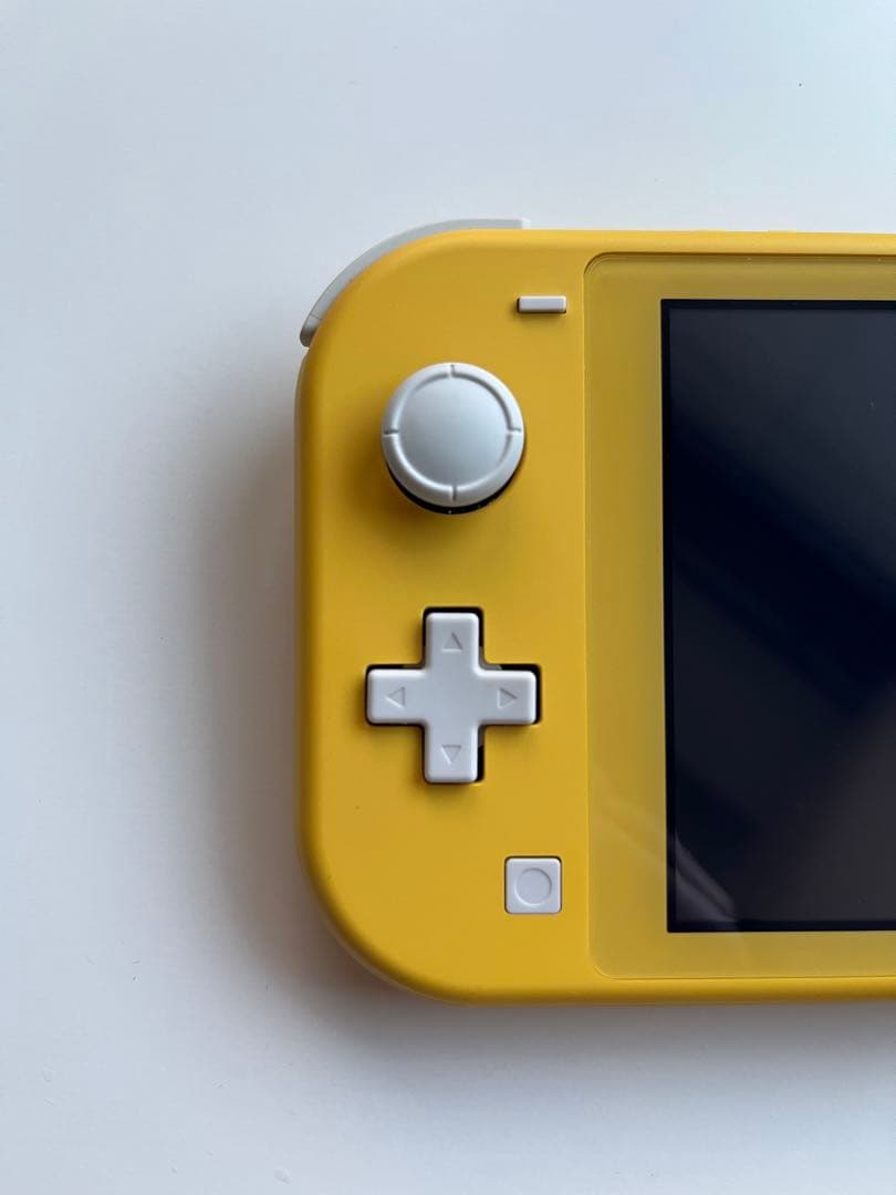 Nintendo Switch Lite 本体(イエロー)+電源アダプタ+ケース