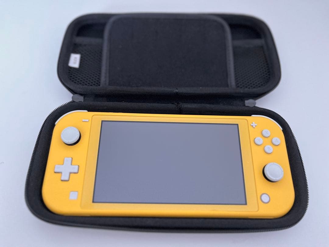 Nintendo Switch Lite 本体(イエロー)+電源アダプタ+ケース