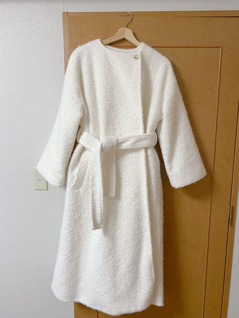 極美品　Acka ホワイト マフラーロングコート