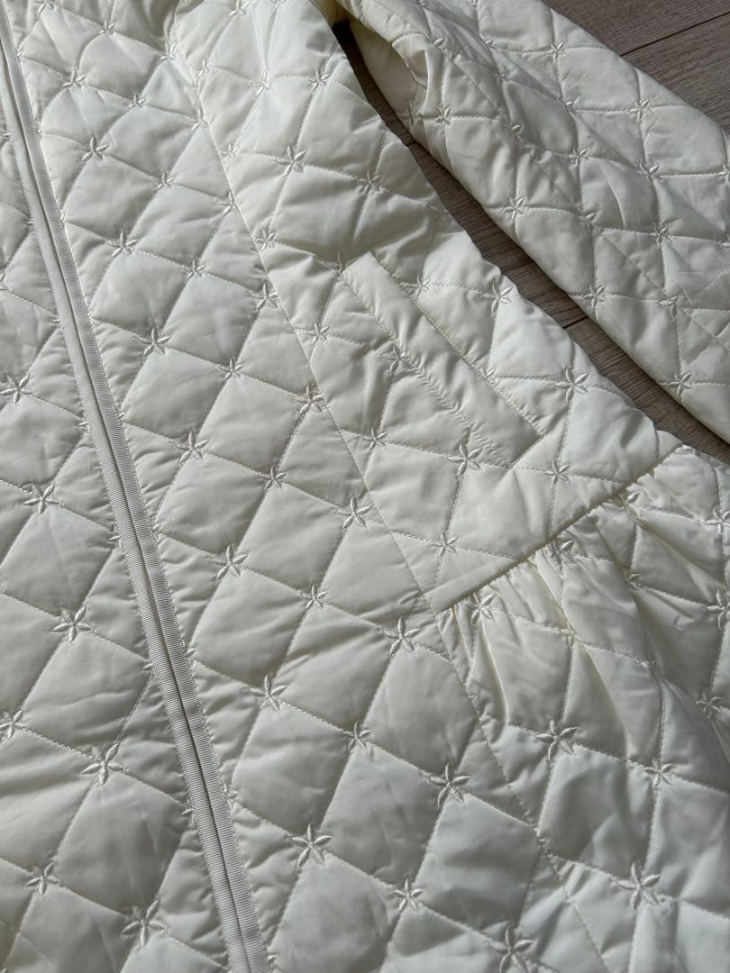 エムズグレイシー キルティングコート ペプラム ダブルジップ 白 38 花刺繍