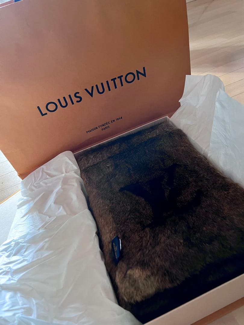 LOUIS VUITTON ファーマフラー ブラウン