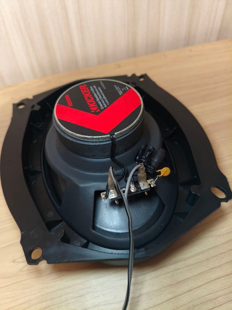 スピーカー キッカーKICKER KSC6904とKSC3504 バッフル