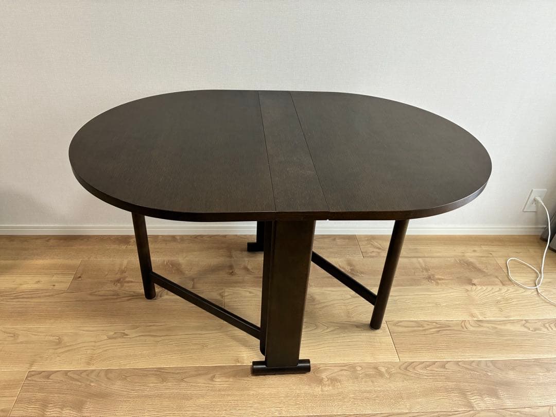 ダークブラウン楕円形折りたたみテーブル