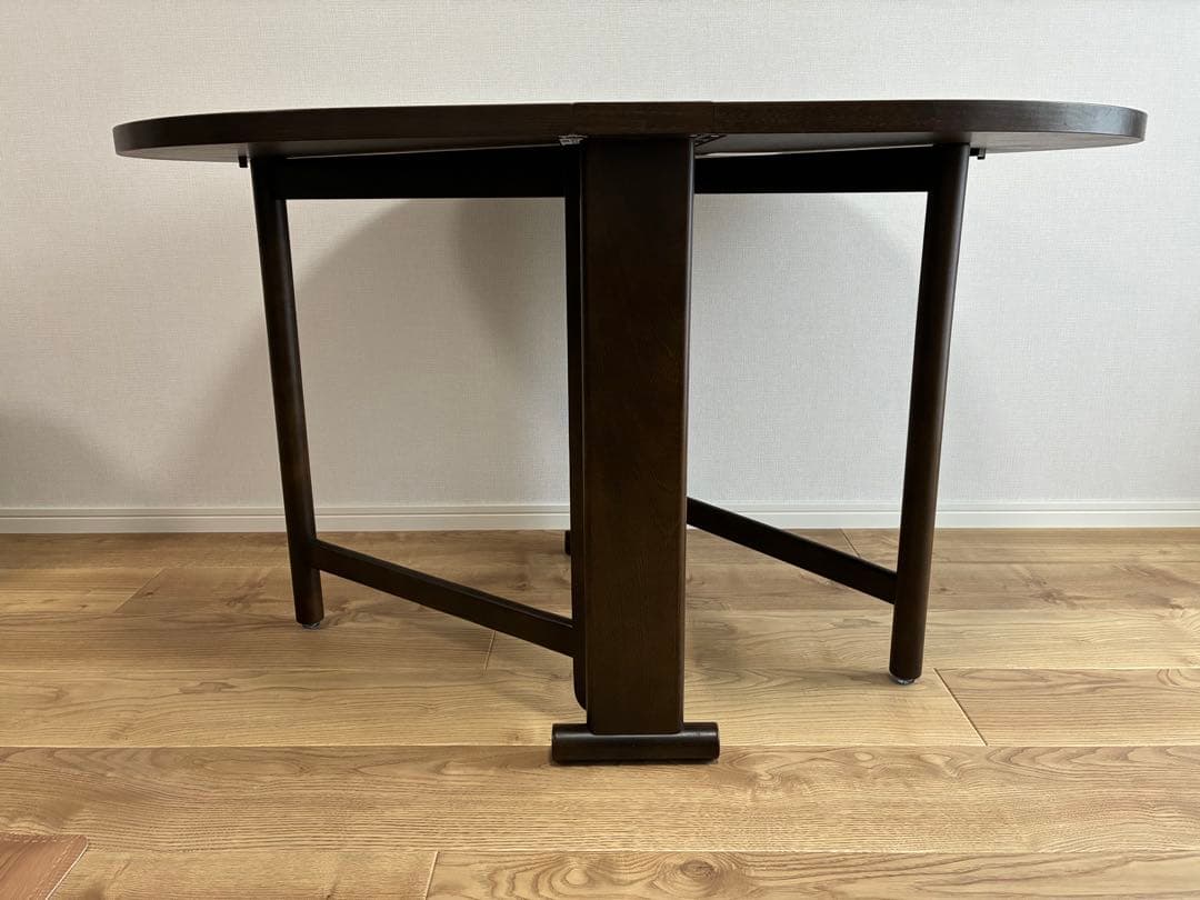 ダークブラウン楕円形折りたたみテーブル