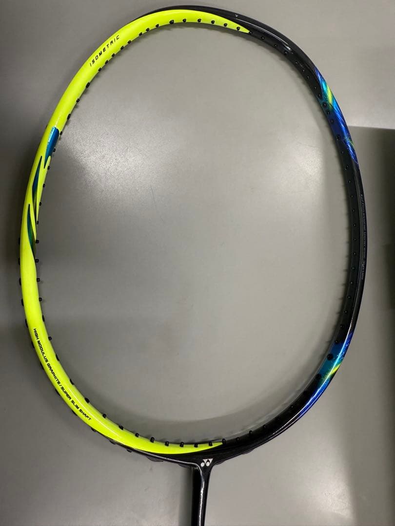 バドミントンラケット 黒 黄