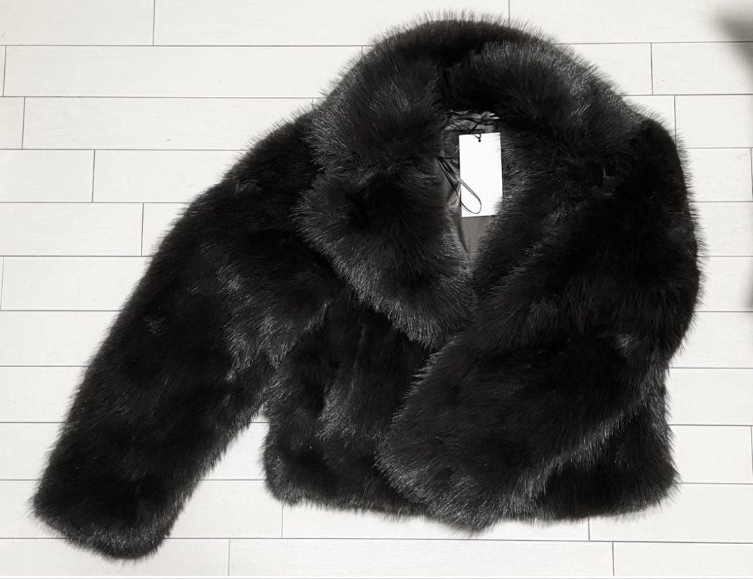 ZARA ショートフェイクファーコート ブラック