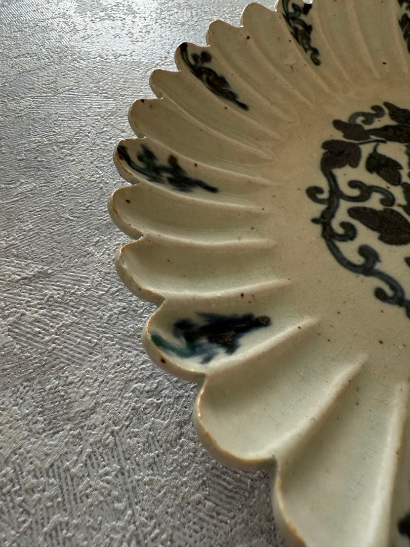 岡さつき　輪花皿