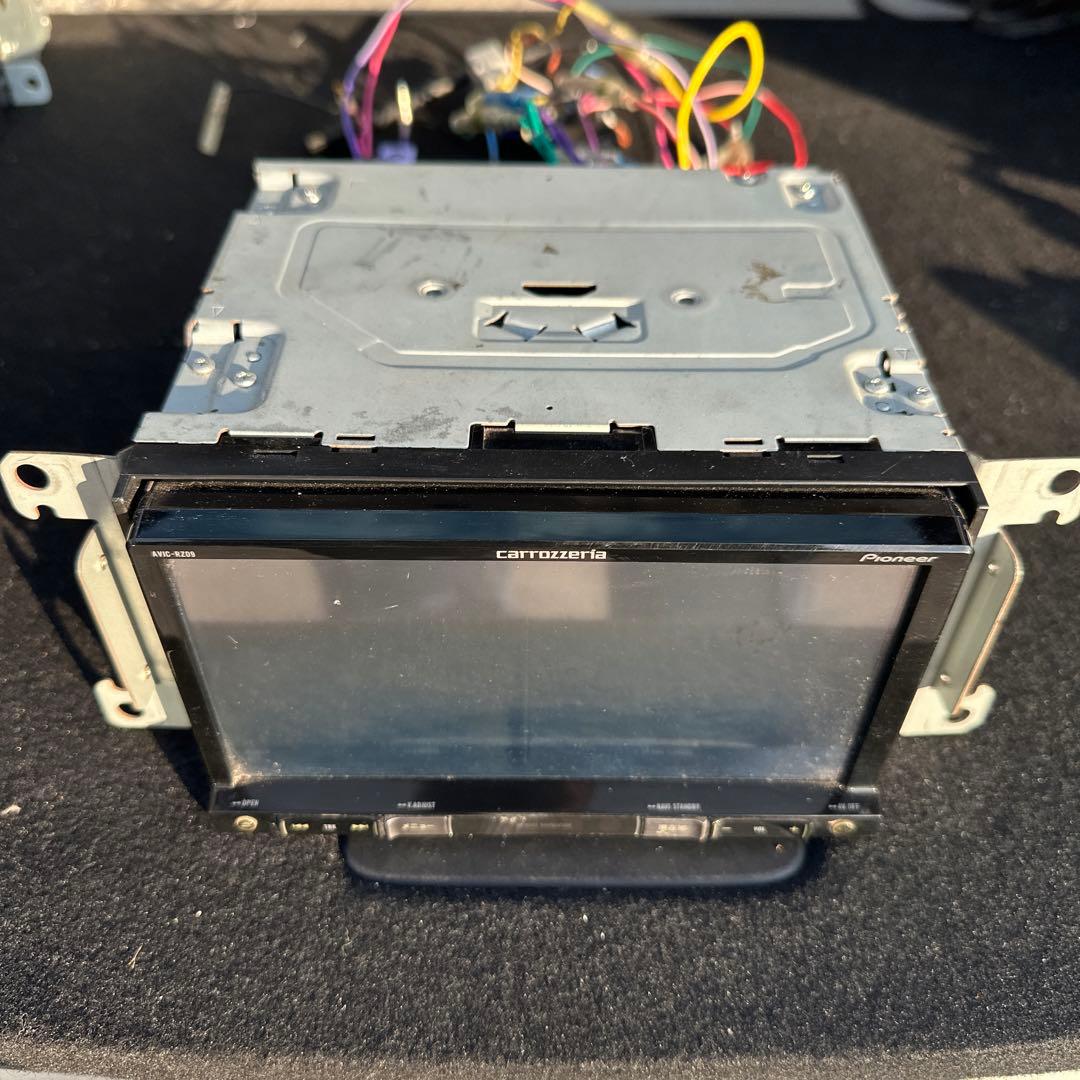 Pioneer カーナビ　AVIC-RZ09
