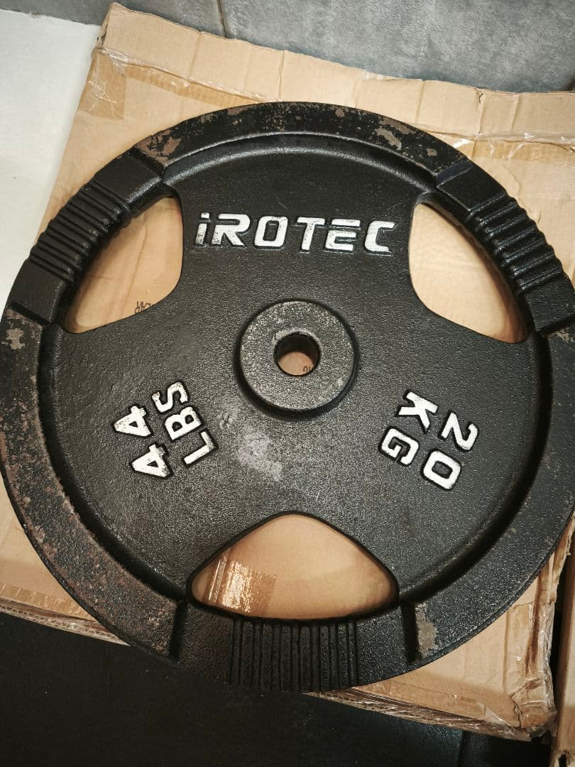 iROTEC ダンベルプレート 20kg 2枚 中古です。