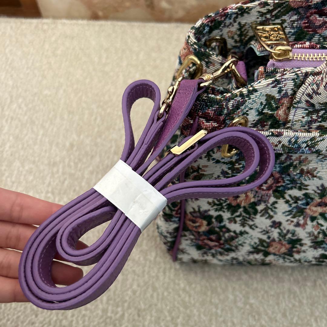 Think Bee! のバック