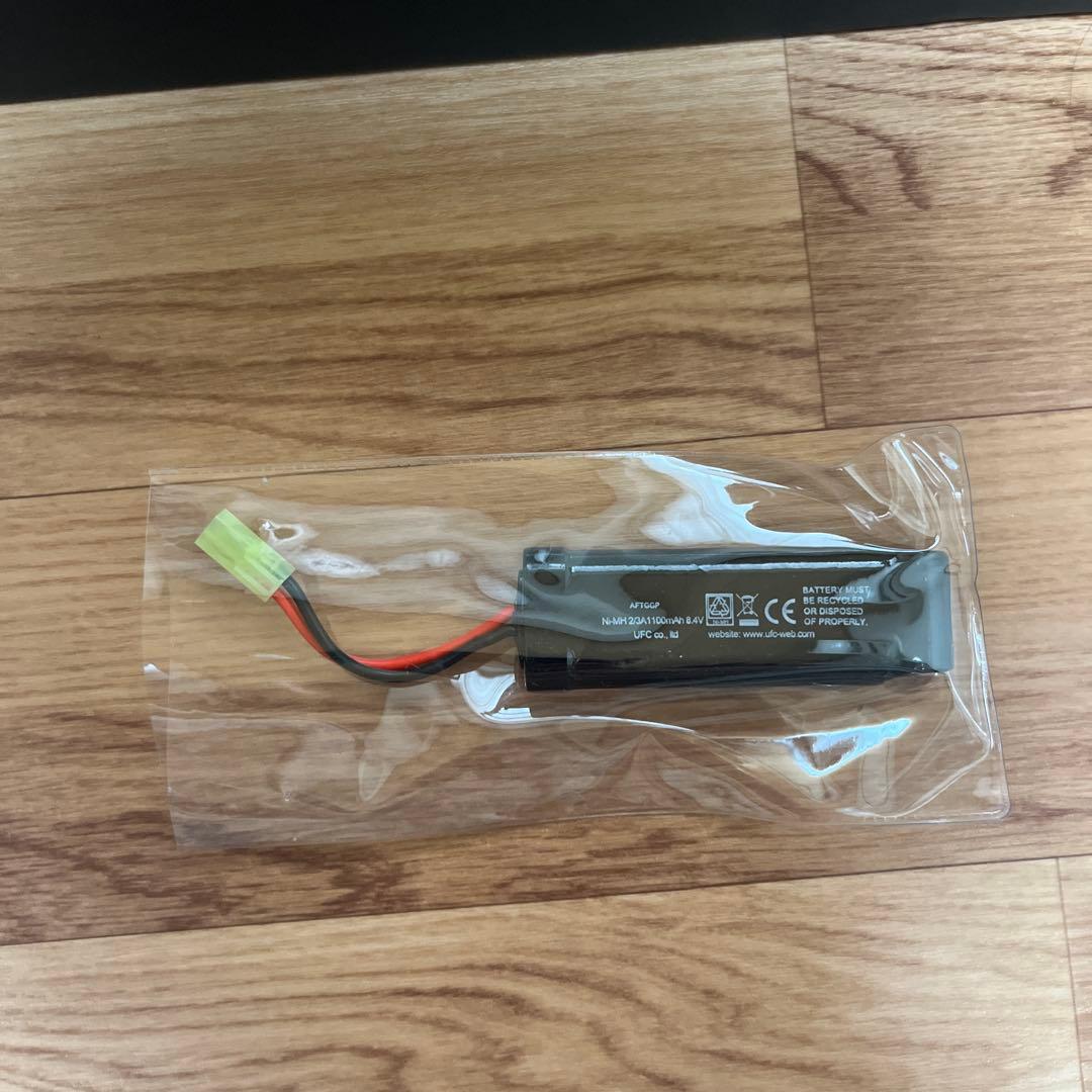 【値下げ！】P-90+ プラス　電動ガン バッテリー　充電器　300連マガジン