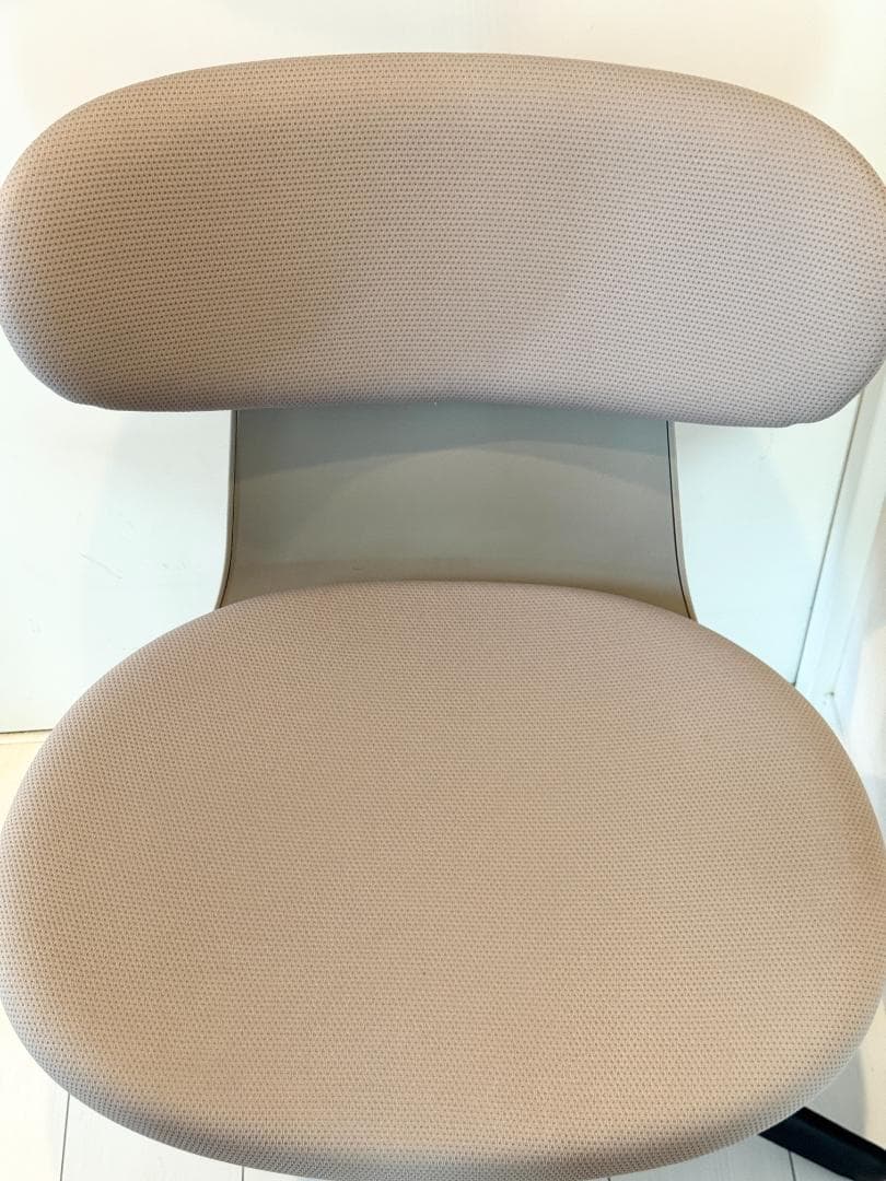 KOKUYO ingLIFE ミディアムグレージュ 固定脚 肘かけ無し