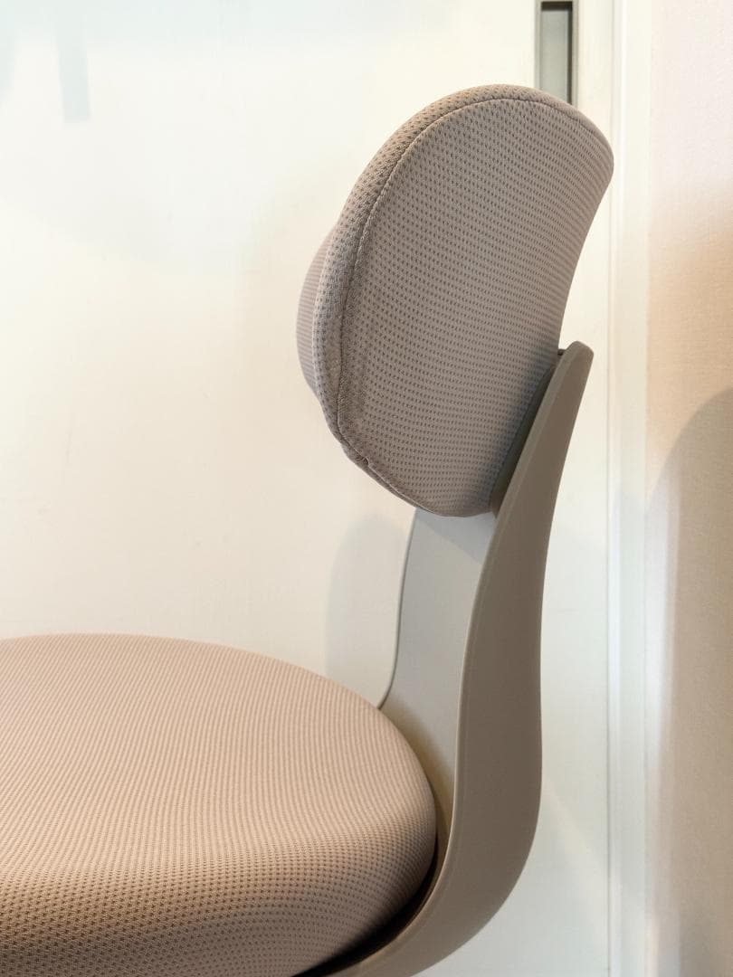 KOKUYO ingLIFE ミディアムグレージュ 固定脚 肘かけ無し