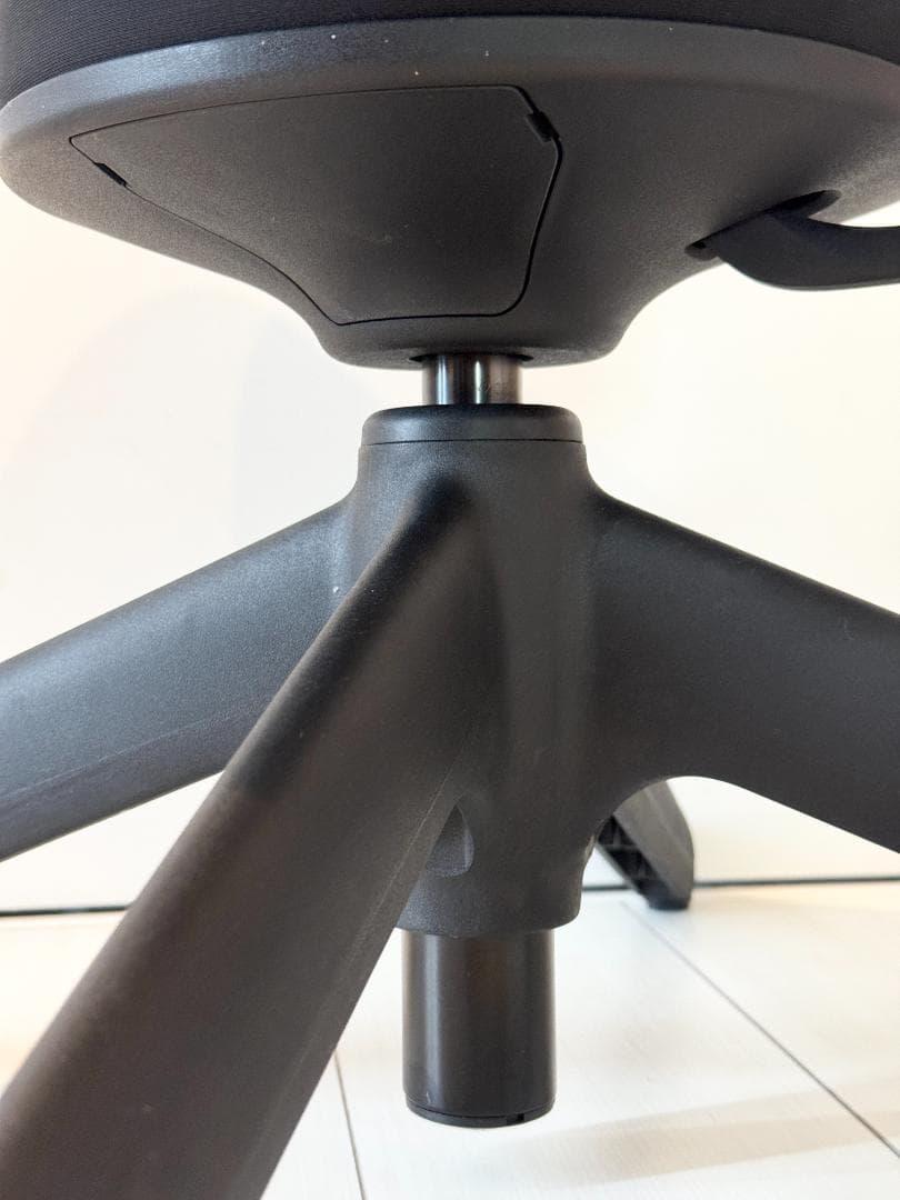 KOKUYO ingLIFE ミディアムグレージュ 固定脚 肘かけ無し