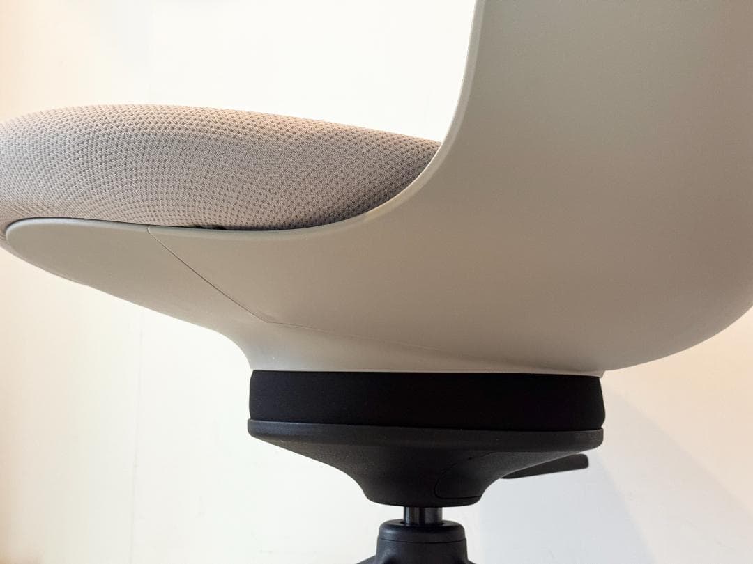 KOKUYO ingLIFE ミディアムグレージュ 固定脚 肘かけ無し