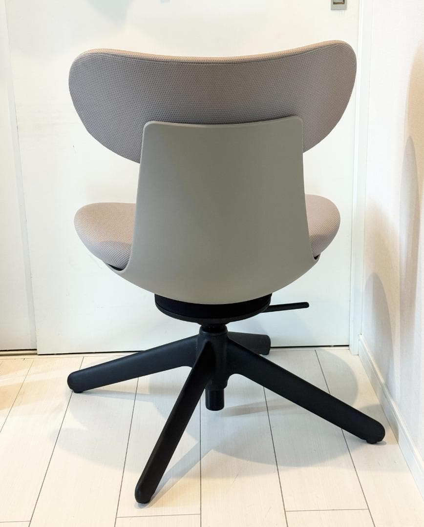 KOKUYO ingLIFE ミディアムグレージュ 固定脚 肘かけ無し