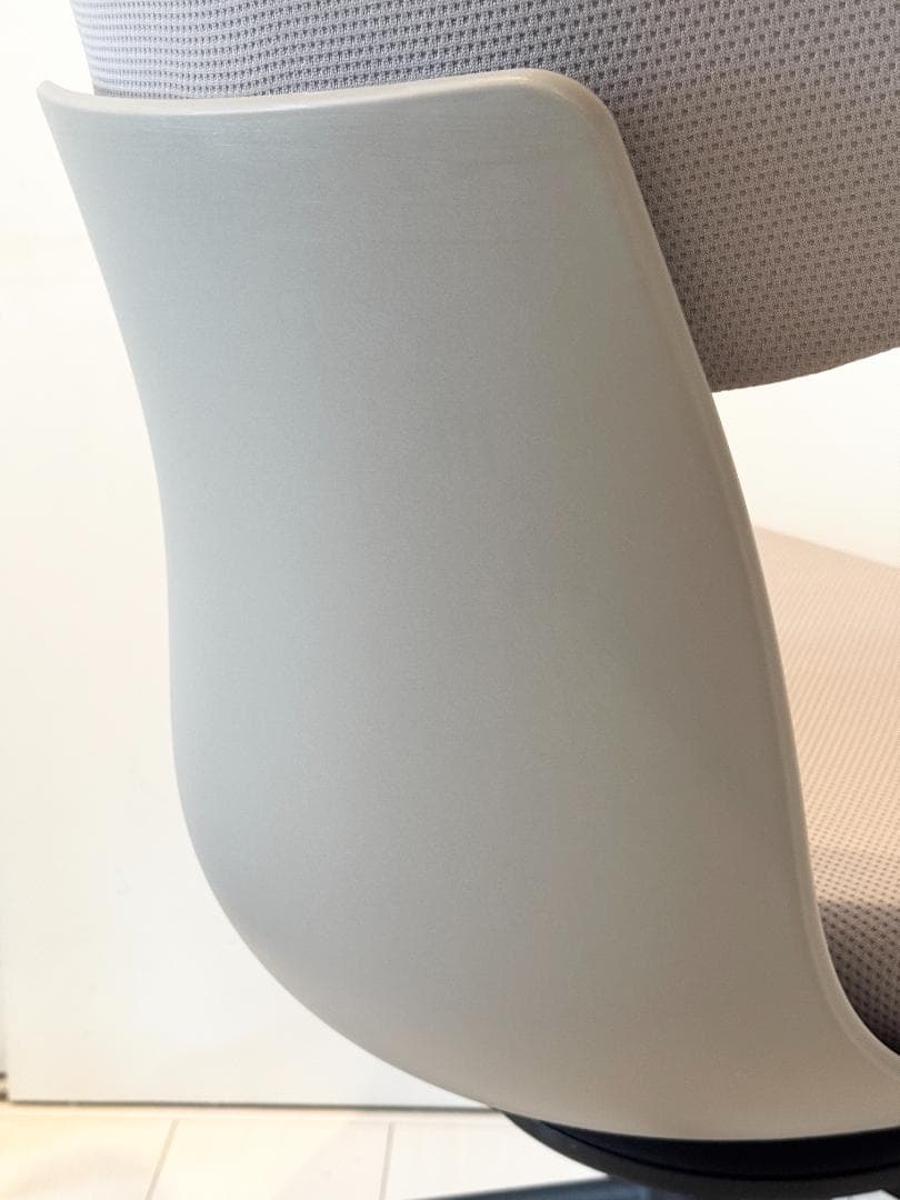 KOKUYO ingLIFE ミディアムグレージュ 固定脚 肘かけ無し