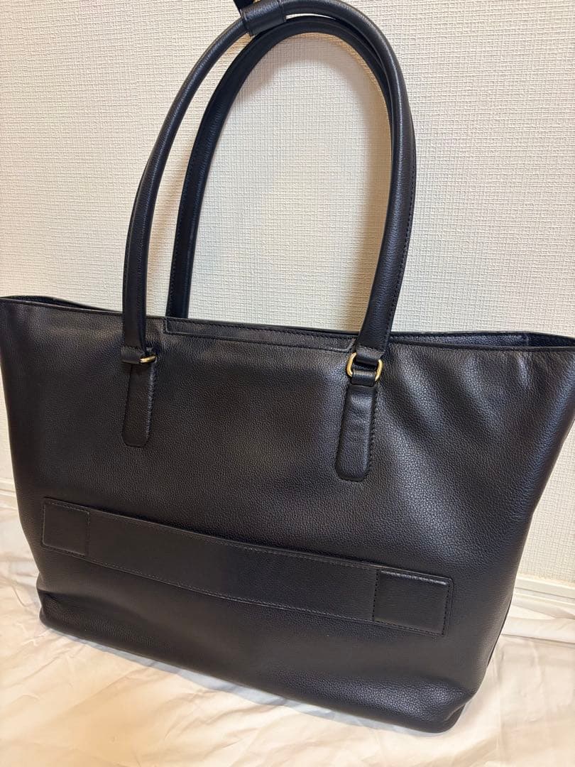 TUMI ブラック レザートートバッグ
