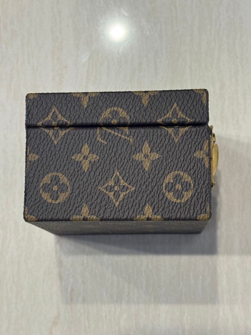 LOUIS VUITTON　ルイ・ヴィトン　モノグラム　ジュエリーケース