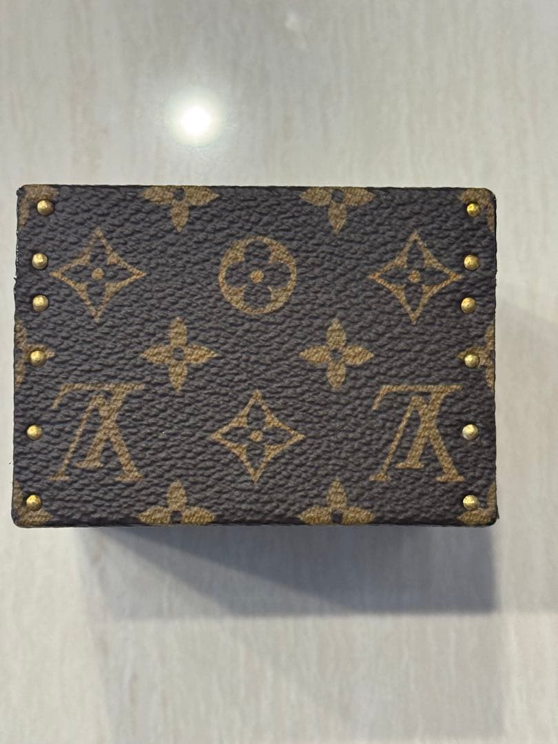 LOUIS VUITTON　ルイ・ヴィトン　モノグラム　ジュエリーケース