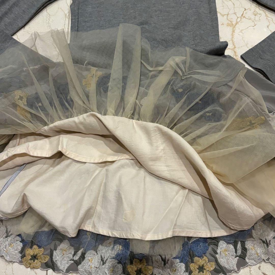 美品 MONNALISA　モナリザ　刺繍 ワンピース　８Ｙ　128センチ 入学式